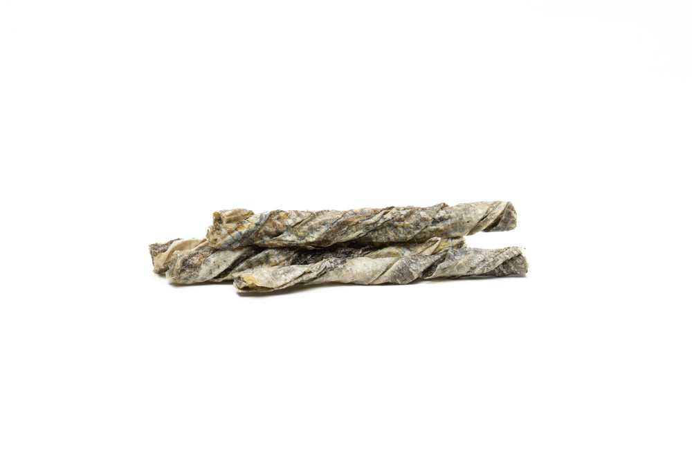 snacks naturais crocantes de pele de bacalhau torcidos para saúde dentária e aumento de proteínas Eli - Cod Twists Treat by Eli