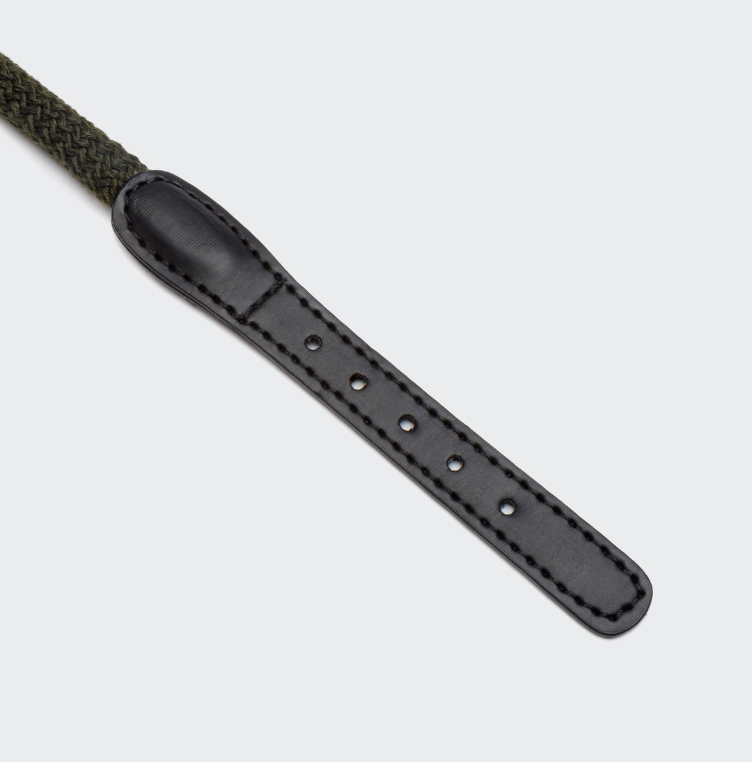 Close-up of the adjustable strap of the Cloud7 - MAUERPARK Vegan Collar made with eco-friendly rope and vegan leather.