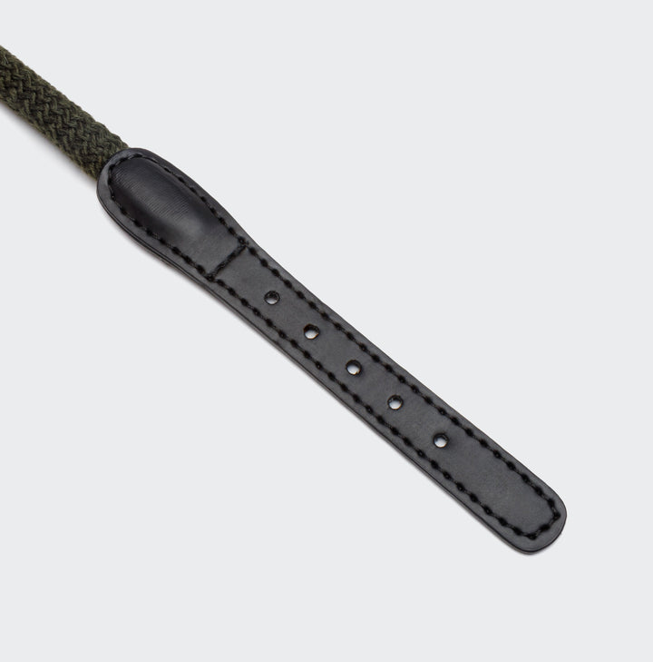 Close-up of the adjustable strap of the Cloud7 - MAUERPARK Vegan Collar made with eco-friendly rope and vegan leather.