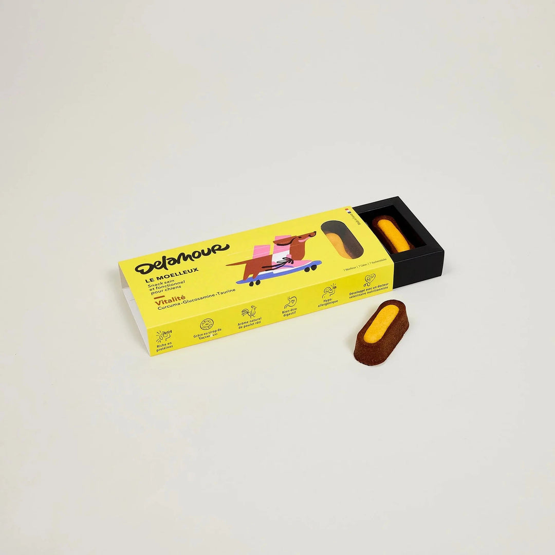 Soft vegan dog treats with spirulina and turmeric for vitality and wellbeing in yellow eco-friendly packaging DeLamour